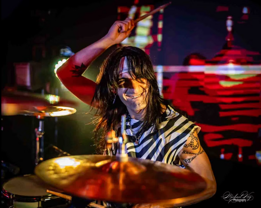 Completely Unchained in concert — Van Halen tribute band for hire
