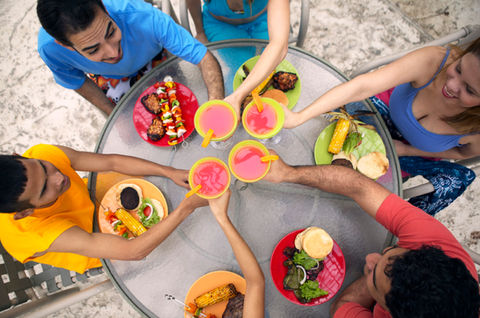 Colivify offer our guests new experiences. Parties, special food deliveries, birthdays are great opportunities to know each other