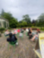 Zorgmanagers in gesprek tijdens leiderschapstraining