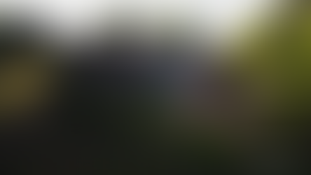 Древното традиционно селище Бена и споделените таксита на остров Флорес, Индонезия.