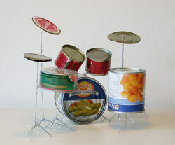 bateria de latas.jpg
