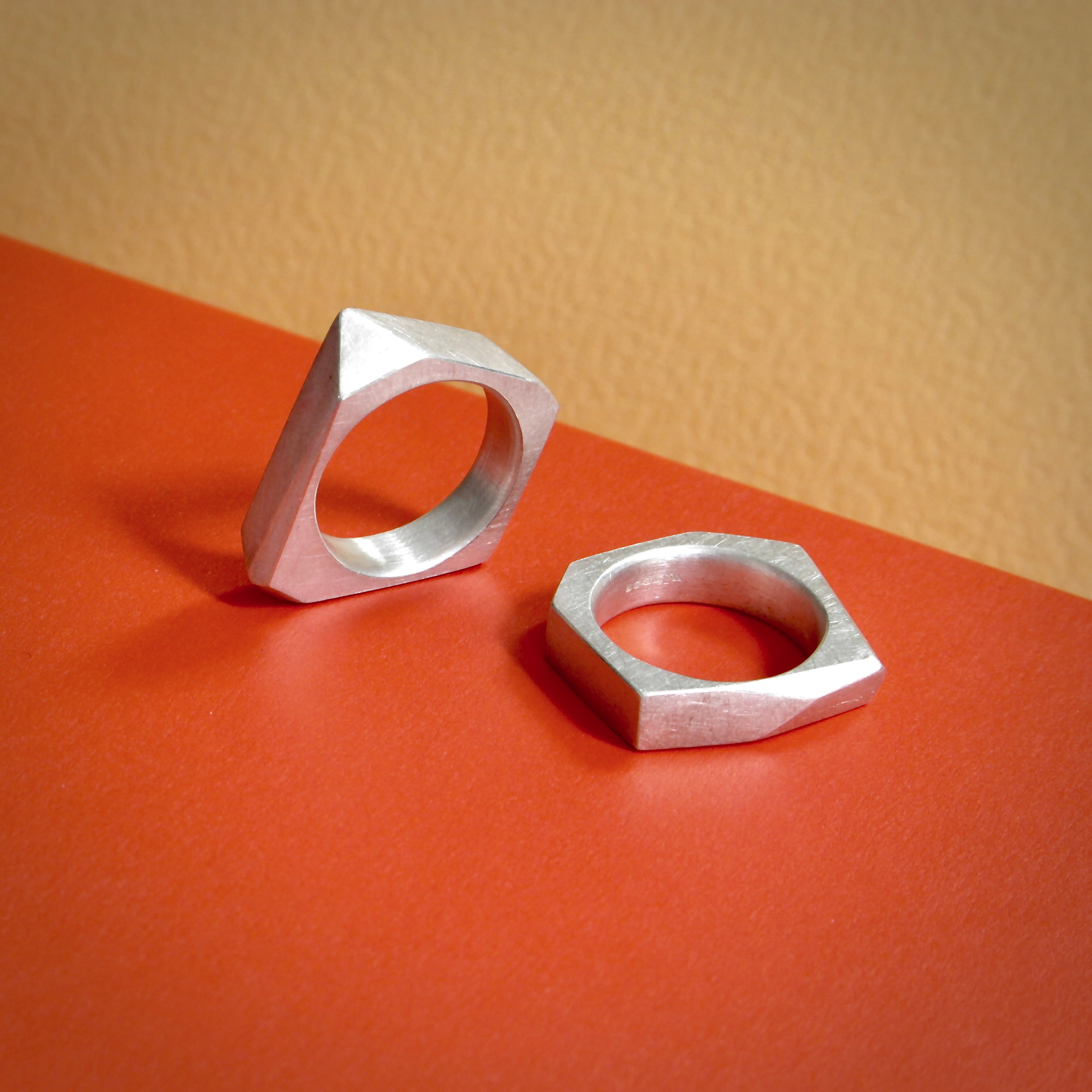 SOLID ANGLES RING - MATTE SILVER