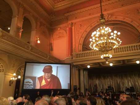 Dalajláma mezi námi vytváří rezonanci dobrosrdečnosti a výjimečnosti