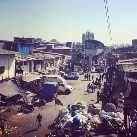 Slum Dharavi v Bombaji