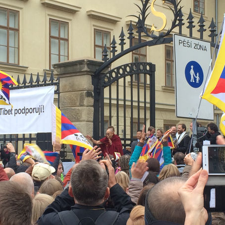 Jeho Svatost Dalajláma a Praha 2016