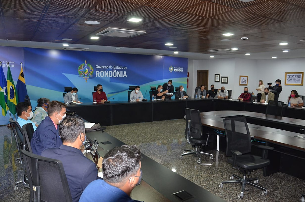 Em reunião na Casa Civil, deputado Anderson discute com membros da Comissão de Saúde da ALE/RO e vereadores do município melhorias para saúde de Guajará-Mirim