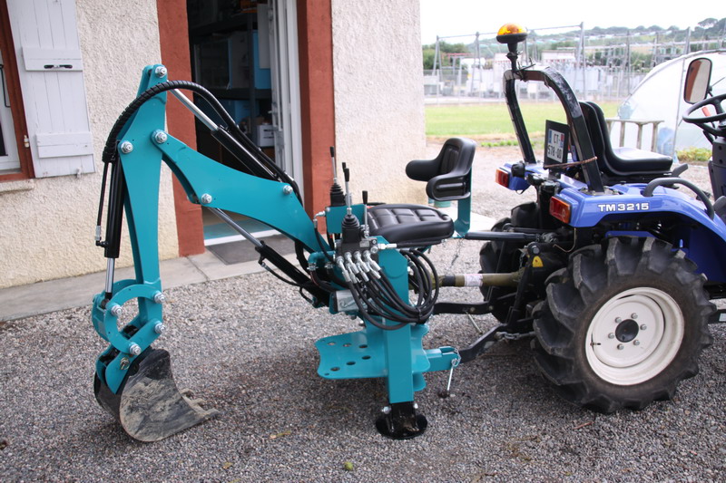Pelle rétro | Constructeur GRANGER - Equipements tracteurs compacts