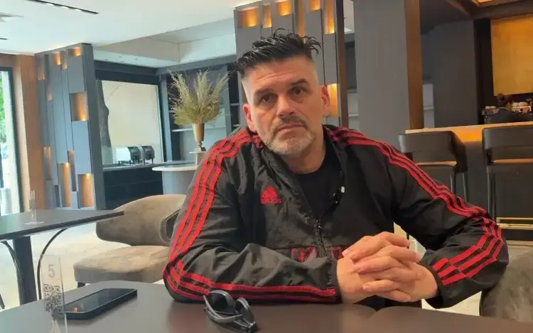 Ex-Flamengo e Palmeiras vendia licenças falsas a astros do futebol