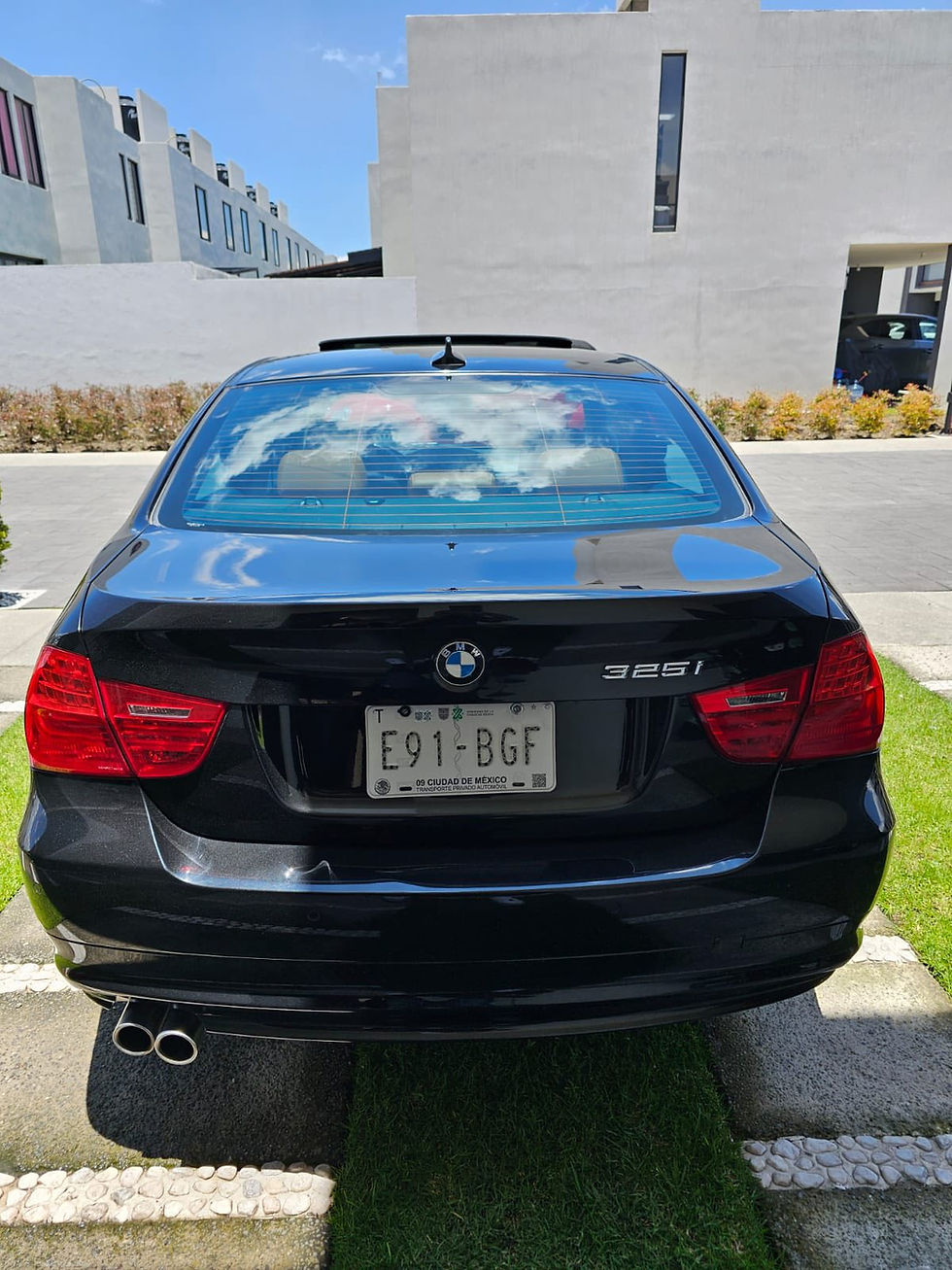 Miniatura: BMW 325i 2011