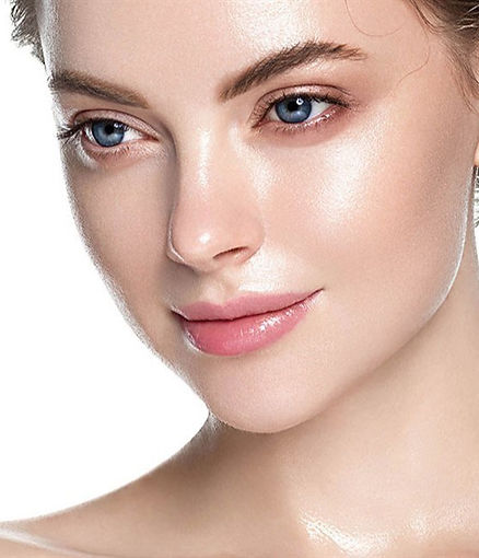 إبرة الميزوثيرابي تعالج التصبغات وتمنح بشرة موحدة ونضارة متجددة.