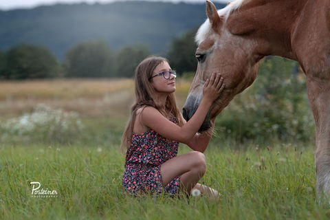 Pferd und Mädchen Posteiner Photography - Mensch-Tier-Fotografie Wien Niederösterreich und Burgenland
