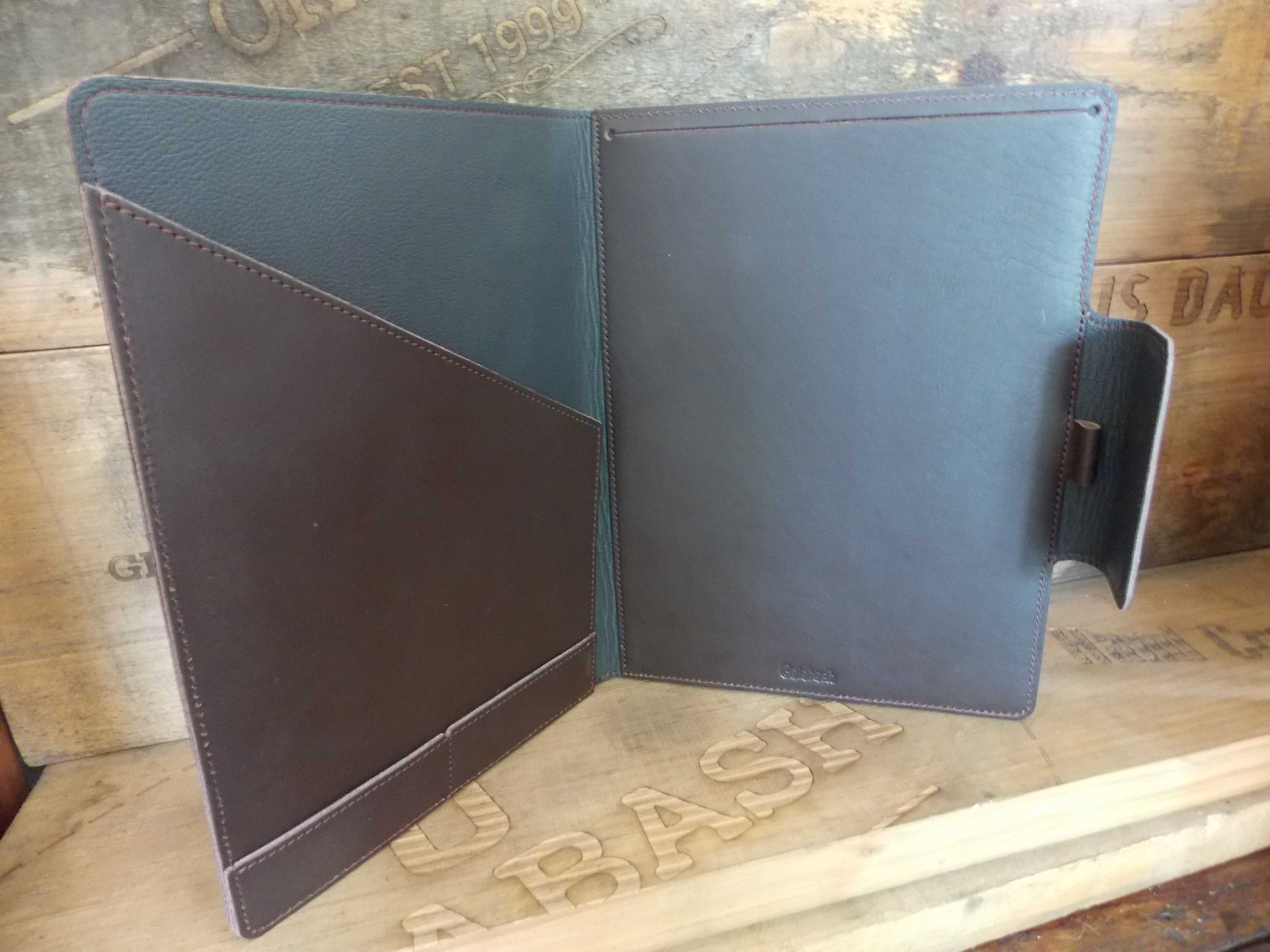 Magnetic close cover