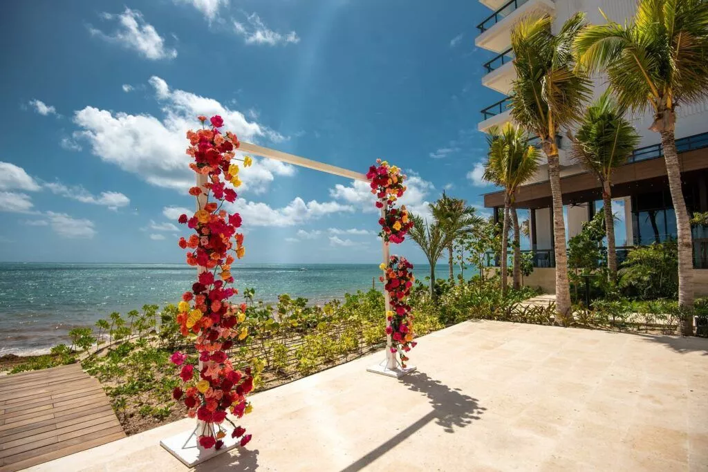 Hilton-Cancun-Wedding-ocean-front-terrace-1024x683.webp