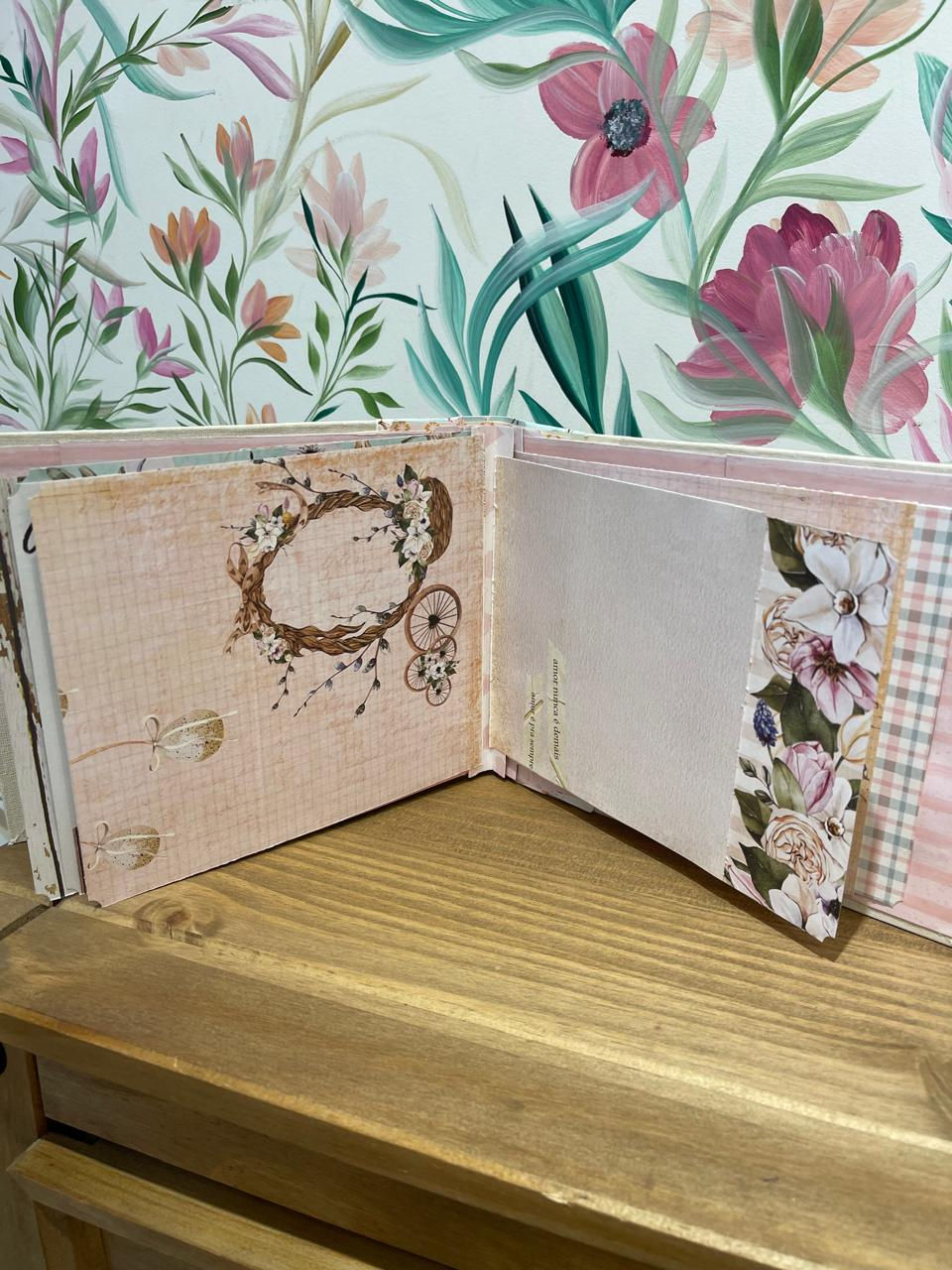 Miniatura: Álbum 20x17cm com lombada arredondada miolo florido