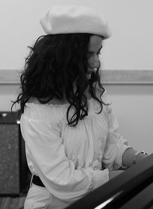 Sueda black and white.jpg