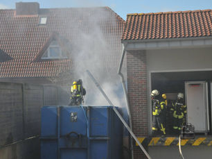 Betriebsgebäudebrand beim Discounter gemeldet