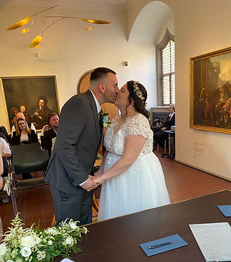 Braut Make-up Halle Hochzeit Standesamt Kuss