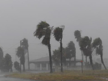 Huracán Harvey deja cinco muertos en Houston
