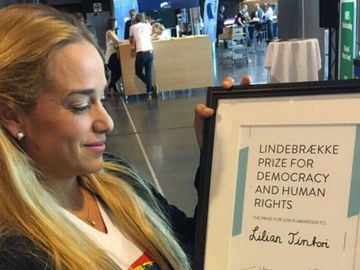 Noruega entregó premio por los derechos humanos a Lilian Tintori