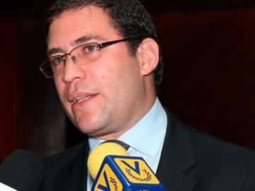 Econométrica: "Hay que ahorrar en bolívares ante caída del dólar"