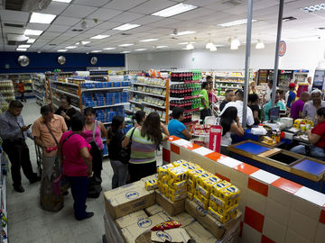 Ministro González López sobre caso CVAL: Desviaban alimentos regulados a comercios privados