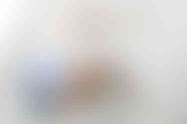 Familienfotos - Brautpaarfotos mit Kindern - Hochzeit im Schloss Bümpliz - Hochzeitspaar - Hochzeitsanzug - Brautstrauss - Brautkleid