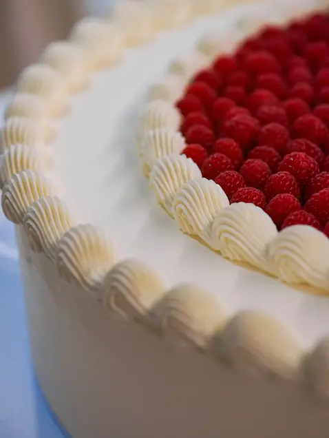 Raspberry wedding cake sydney. Clarence House sydney.