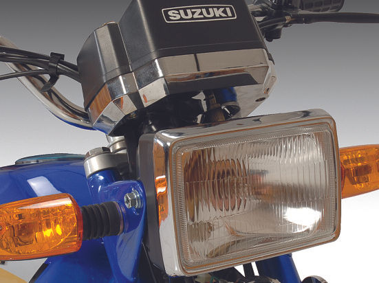 Miniature : Moto Suzuki AX100