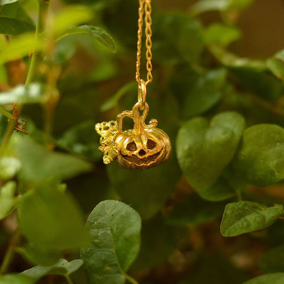 Thumbnail: Gold halloween jack o’ lantern pumpkin pendant on chain