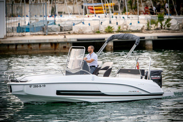 beneteau-flyer.5.5.costa.brava.rent.a.boat.JPG