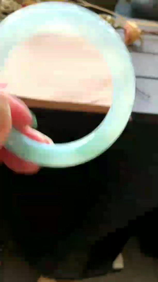 Thumbnail: 【新货-T994】53.5圈冰胶蓝底半山水飘花圆条翡翠手镯  Jadeite Bangle Size 53.5