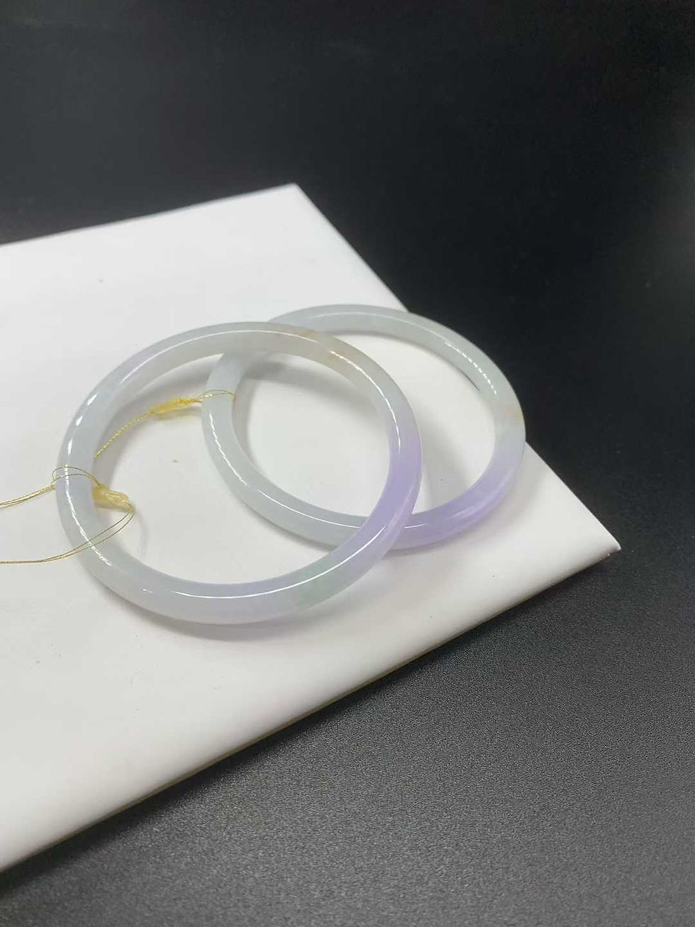 Thumbnail: 【新货】56圈飘紫叮当镯翡翠圆条手镯一对  Jadeite Bangle Size 56
