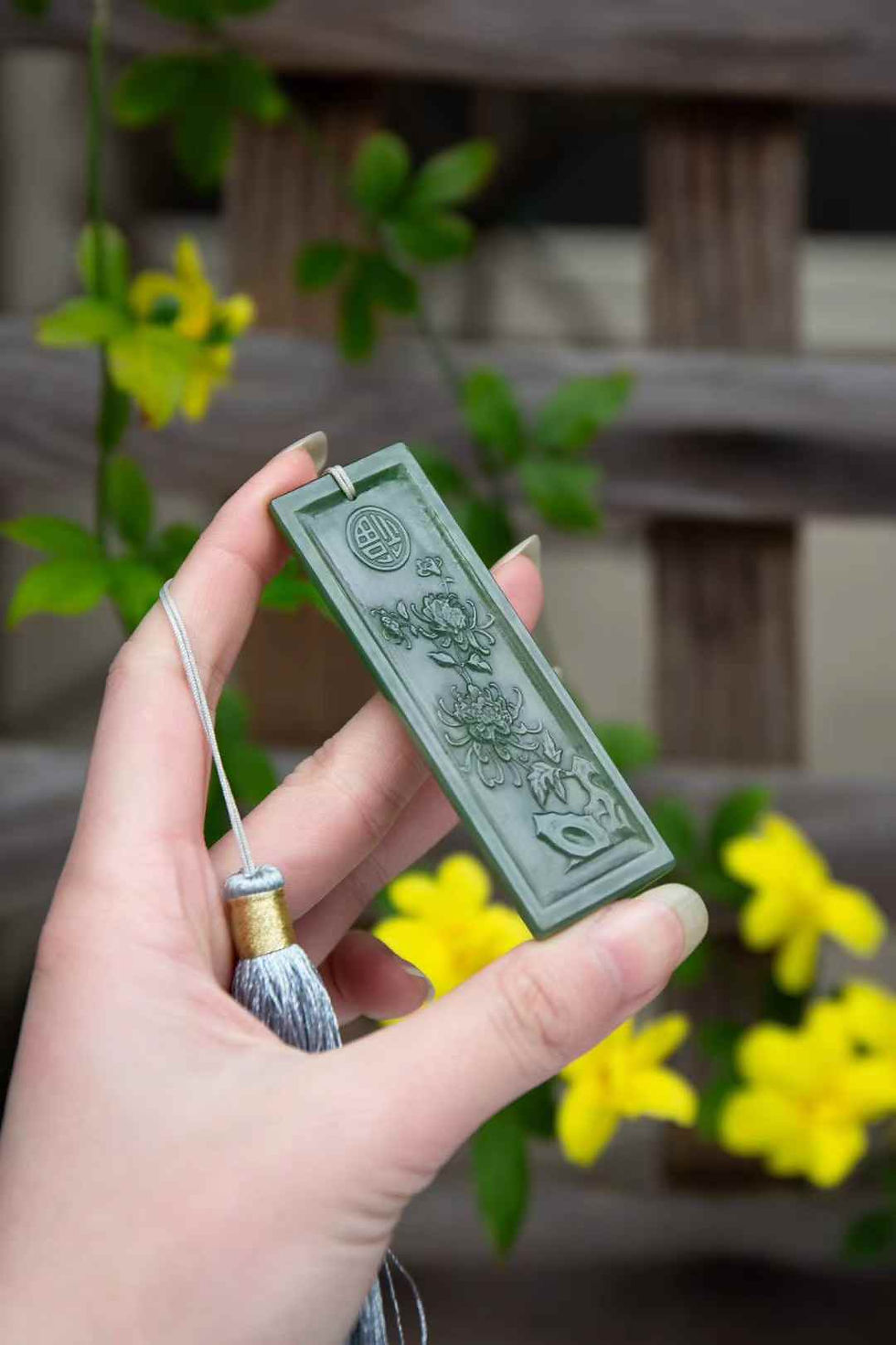 Thumbnail: 【新货4356】和田玉福禄牡丹碧玉流苏手持玉佩玉牌