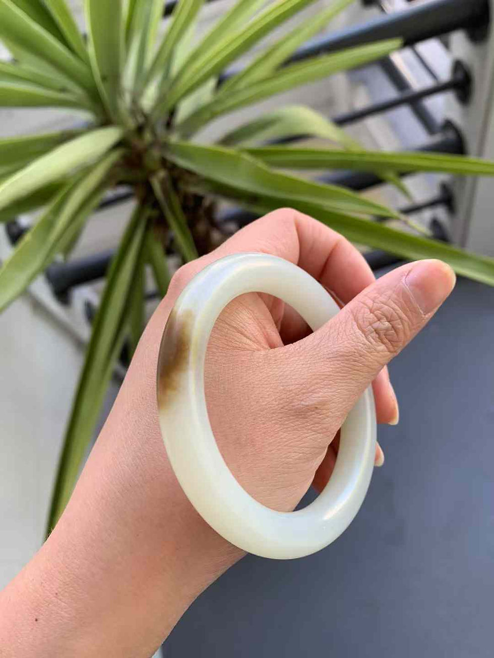 Thumbnail: 【闲置B103】53.6圈且末糖和田玉手镯  Hetian Jade Bangle Size 53.6
