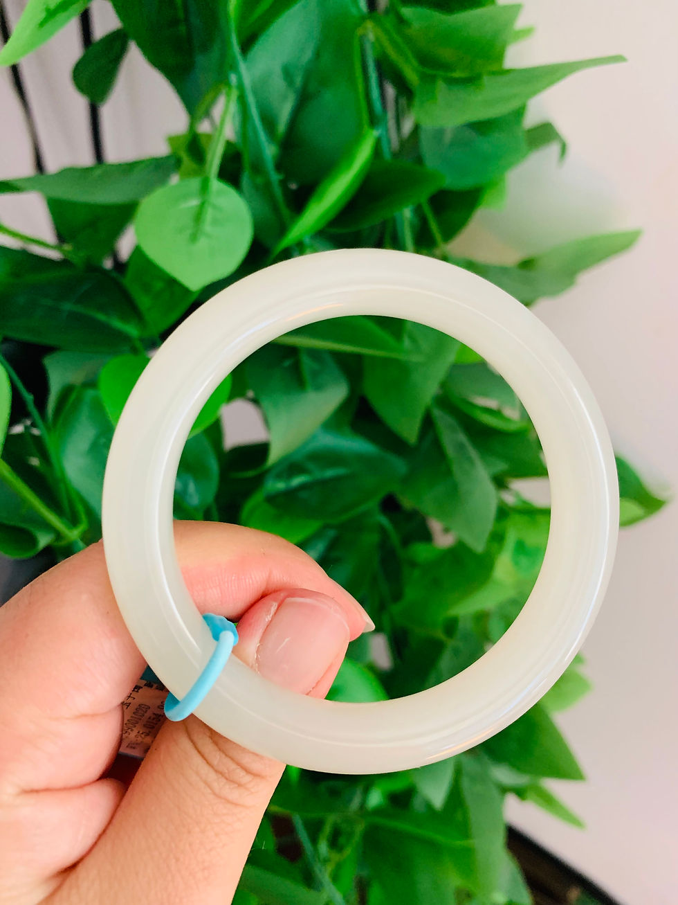 縮圖：【新货-HB3485】55圈青海料浅晴白色和田玉圆条手镯  Hetian Jade Bangle Size 55