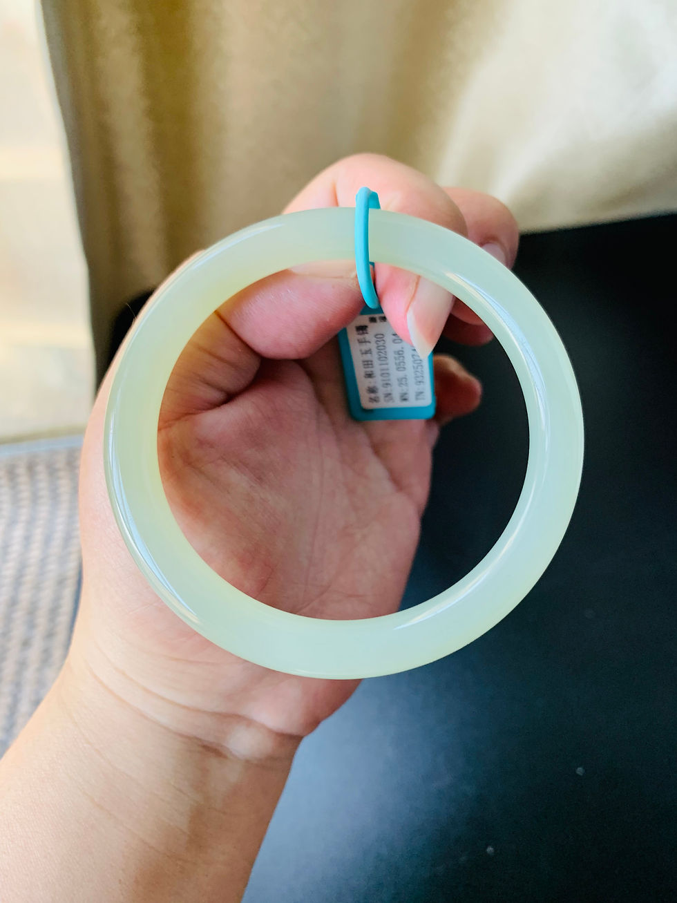 Thumbnail: 【新货-HB3500】57圈青海料晴水绿冰晴和田玉细圆条手镯  Hetian Jade Bangle Size 57