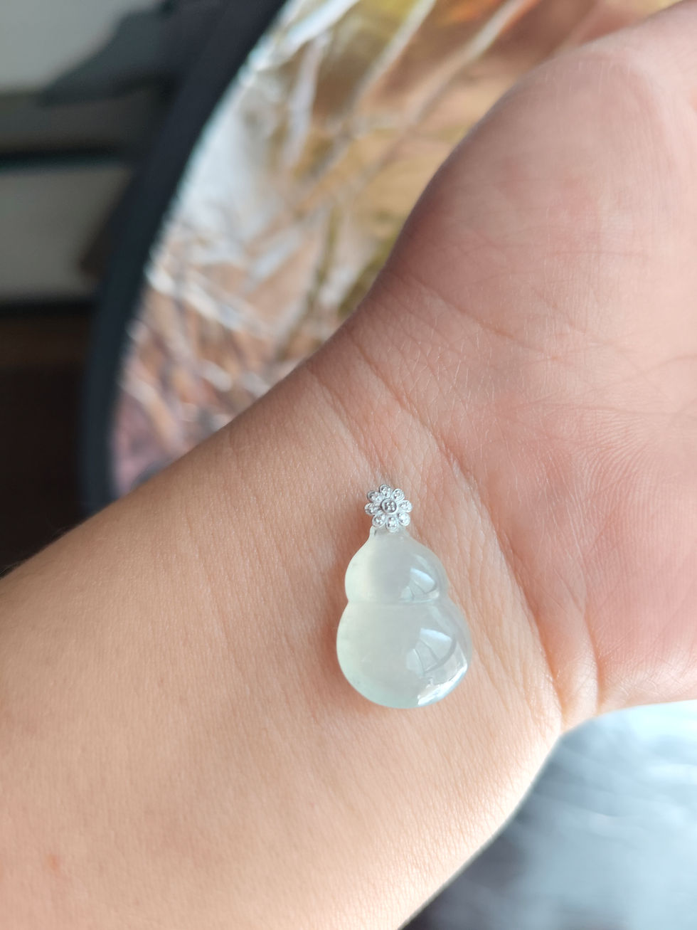 Thumbnail: 【新货-FP2439】18k黄金钻石镶嵌雏菊扣头白冰葫芦吊坠