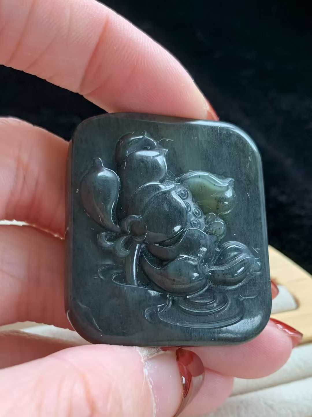 【新货-1852】和田青玉莲花牌