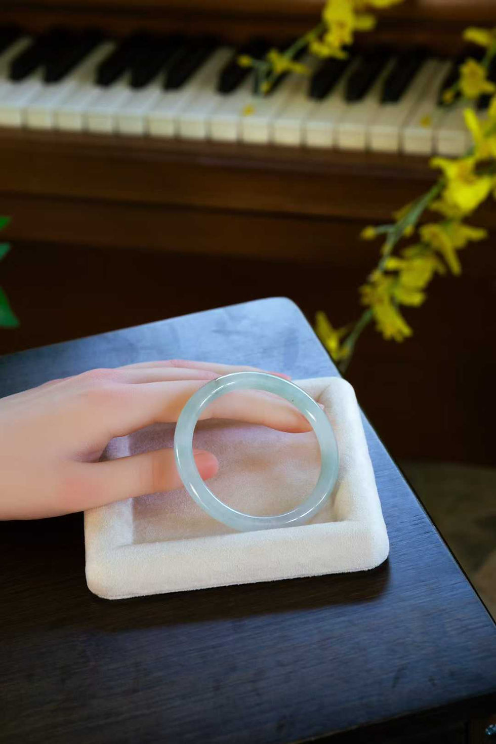 Thumbnail: 【新货X125】55.7圈“星翠”系列糯冰淡绿洒金翡翠圆条手镯  Jadeite Bangle Size 55.7