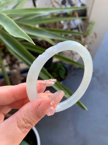 闲置D919】53圈糯冰起光淡冰晴绿雕刻翡翠手镯Jadeite Bangle Size 53