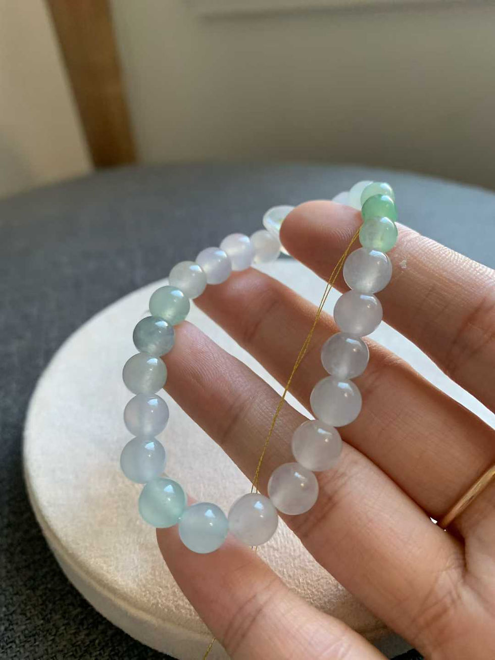 Thumbnail: 【新货-FP-0152】糯冰晴水底春带彩翡翠圆珠手串