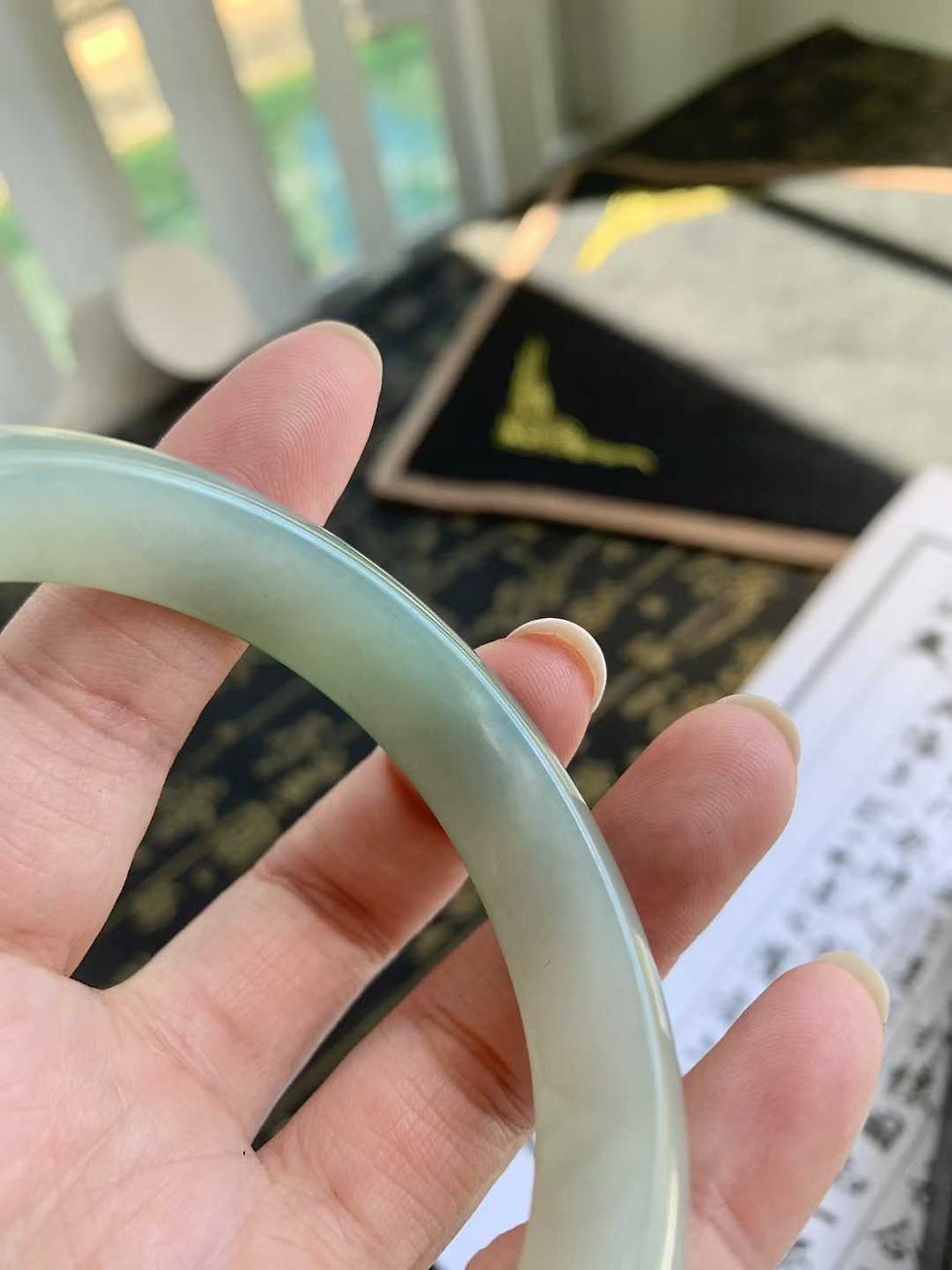 Thumbnail: 【闲置A152】58圈糯化冰飘蓝花正圈翡翠手镯  Jadeite Bangle Size 58