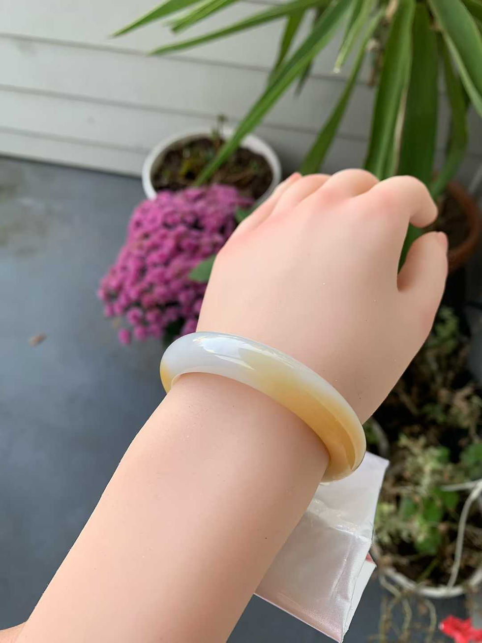 Thumbnail: 【新货-T0095盈光】51圈鸡蛋黄亮黄翡翡翠贵妃手镯  Jadeite Bangle Size 51