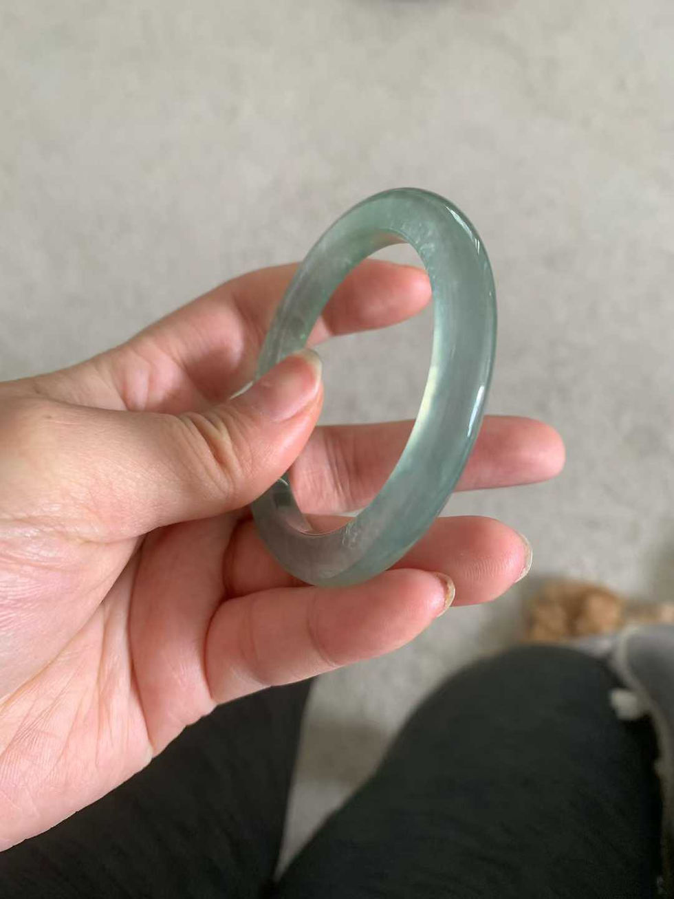 Thumbnail: 【新货-凌霜】50圈高冰近玻璃种满绿窄正圈翡翠手镯  Jadeite Bangle Size 50