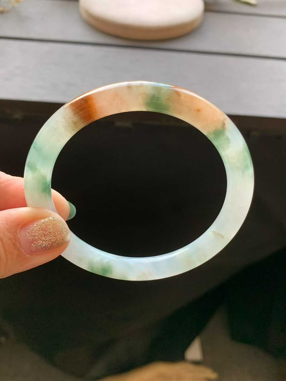 Thumbnail: 【新货-T980】54.2圈唐三彩黄翡飘花圆条翡翠手镯  Jadeite Bangle Size 54.2