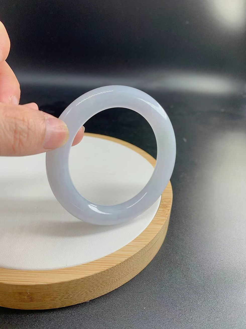 縮圖：【闲置D951】52.7圈超淡紫糯冰圆条翡翠手镯 Jadeite Bangle Size 52.7
