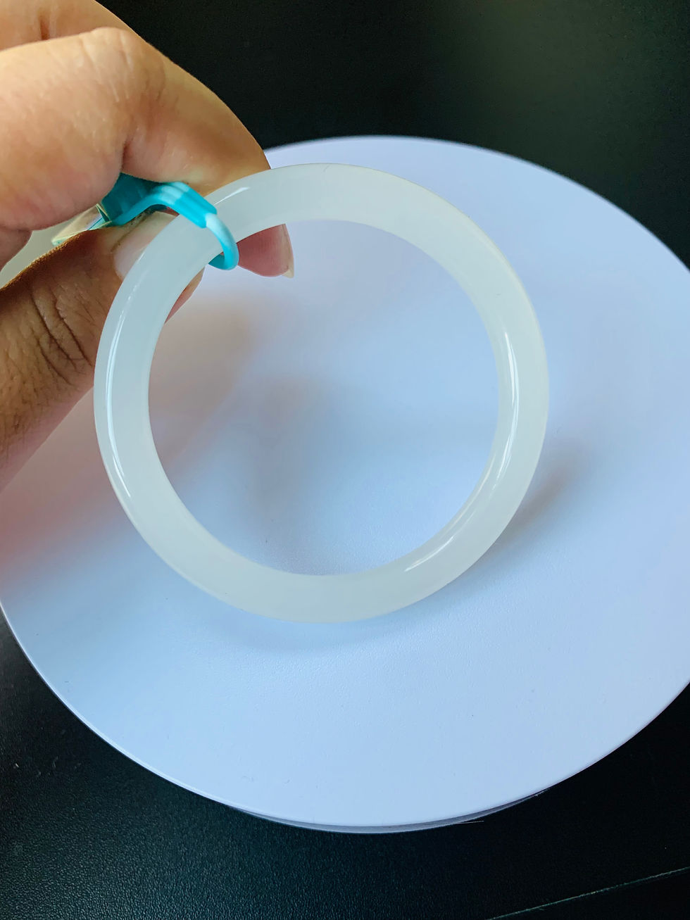 縮圖：【新货-HB3477】56.2圈青海料白玉和田玉细圆条手镯  Hetian Jade Bangle Size 56.2