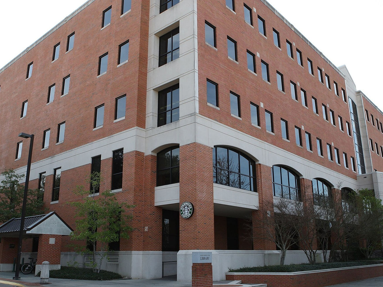 Joseph Anderson Cook Library, USM, no people as subject