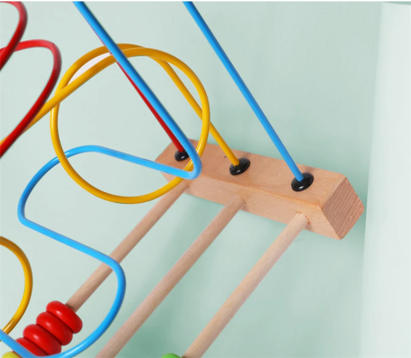 Miniatura: Labirinto de Contas com Ábaco de Madeira Montessori
