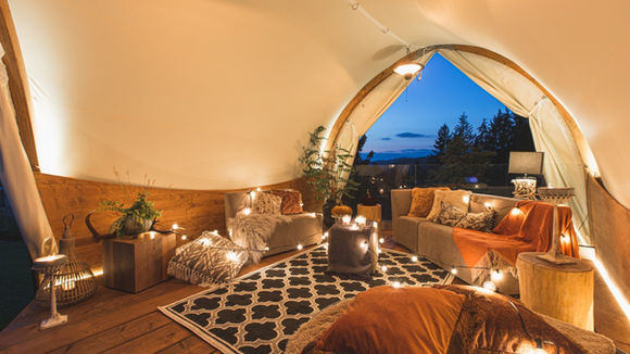 2-strohboid-lounge-in-the-evening.jpeg